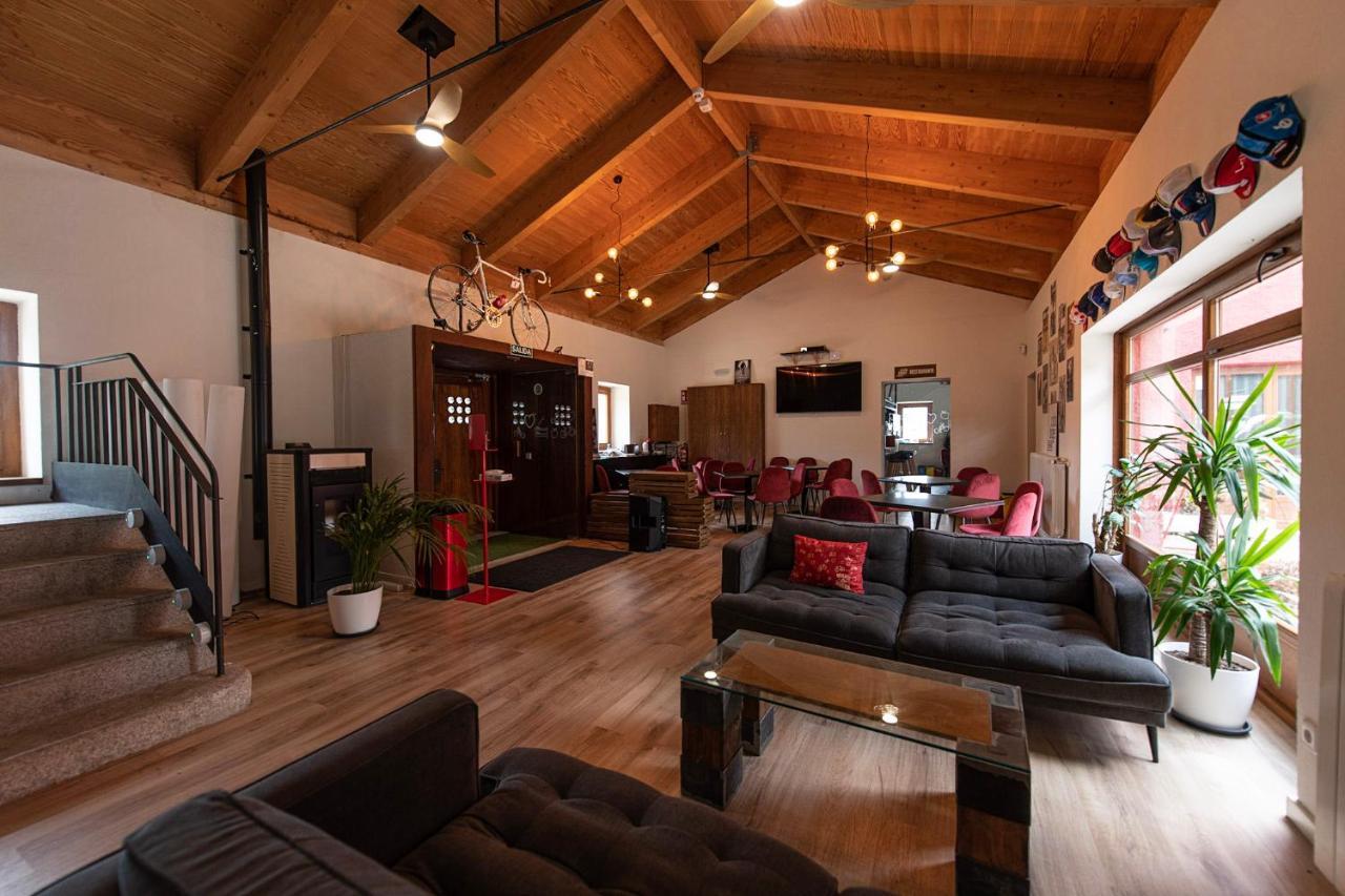 Ciclolodge Lozoya Ngoại thất bức ảnh